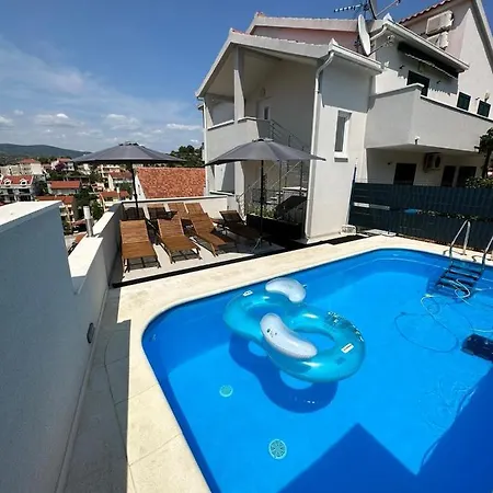 Villa Milena Sweet Apartment-With A Pool Trogir Zewnętrze zdjęcie