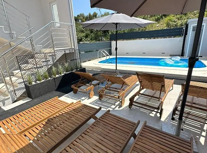 Villa Milena Sweet Apartment-With A Pool