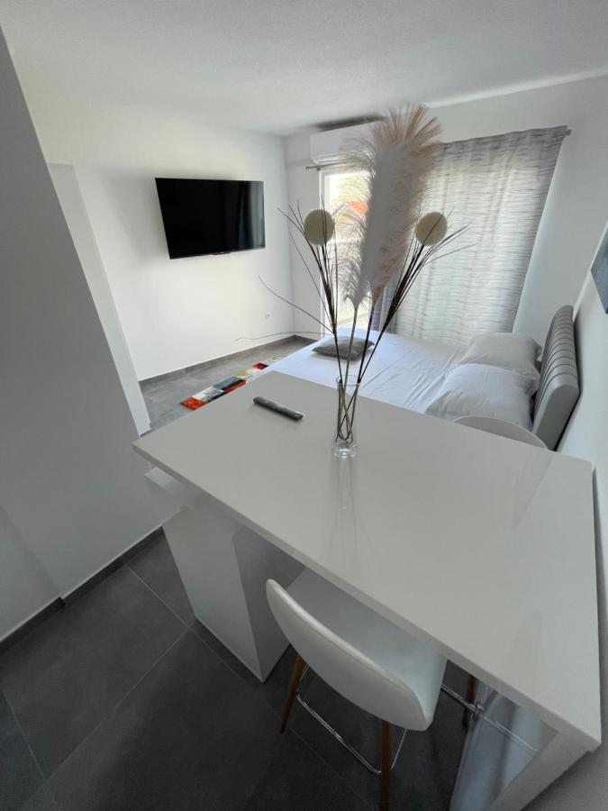 Milena Sweet Apartment-with A Pool * Trogir