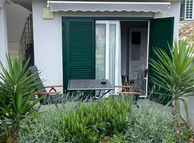 Villa Milena Sweet Apartment-With A Pool